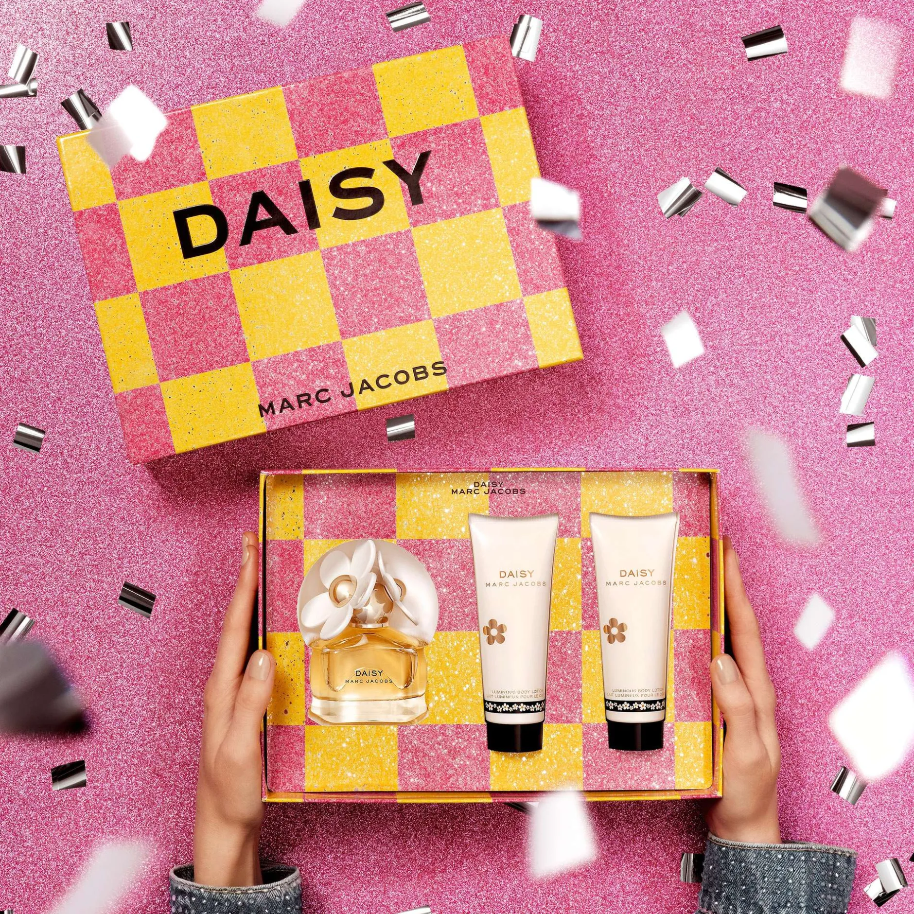 Marc Jacobs Daisy Eau de Toilette Spray 50ml Gift Set Outlet